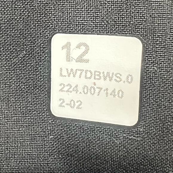 Lululemon Utilitech Relaxed Fit High Rise
Short Black Shorts Size 12 - Picture 7 of 7